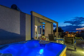 Contemporary Villa with Heated Pool in Malinska