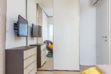 Contemporary Villa with Heated Pool in Malinska