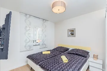 Contemporary Villa with Heated Pool in Malinska