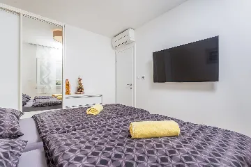 Contemporary Villa with Heated Pool in Malinska