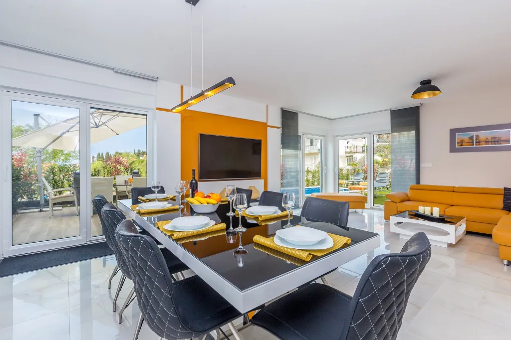 Contemporary Villa with Heated Pool in Malinska