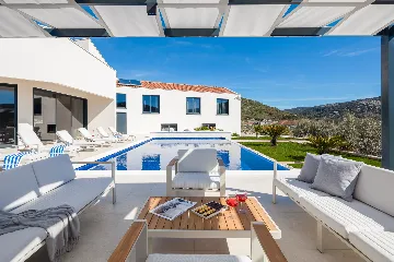 Modern Villa with Pool in Marina