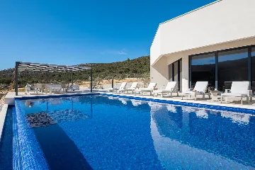 Modern Villa with Pool in Marina