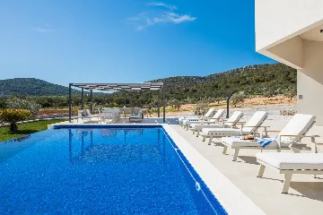 Modern Villa with Pool in Marina