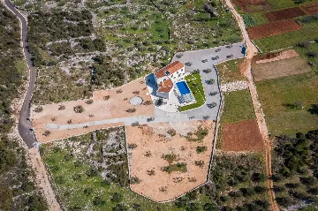 Modern Villa with Pool in Marina