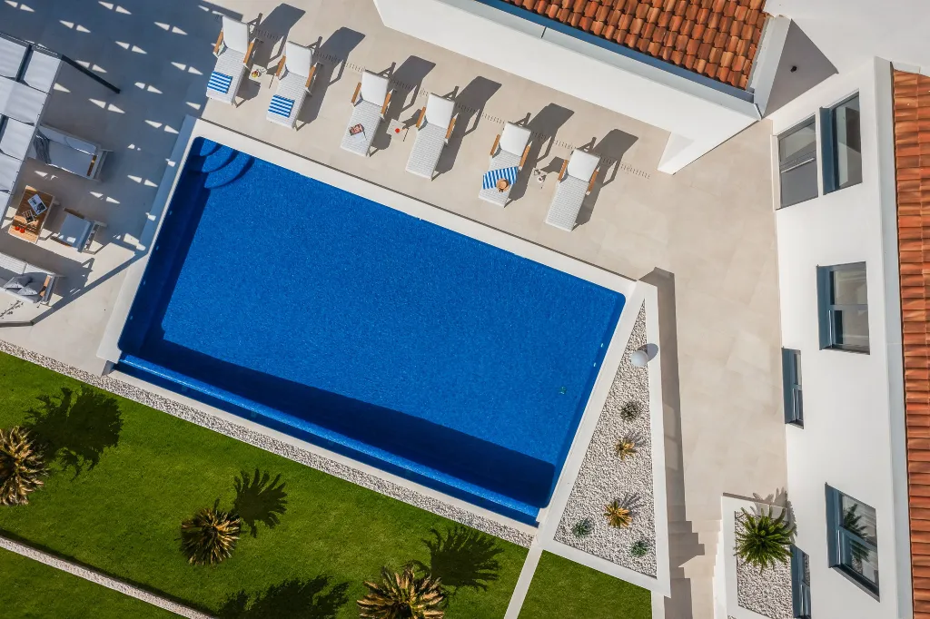 Modern Villa with Pool in Marina