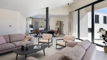 Modern Villa with Pool in Marina