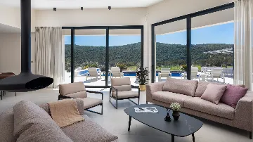 Modern Villa with Pool in Marina