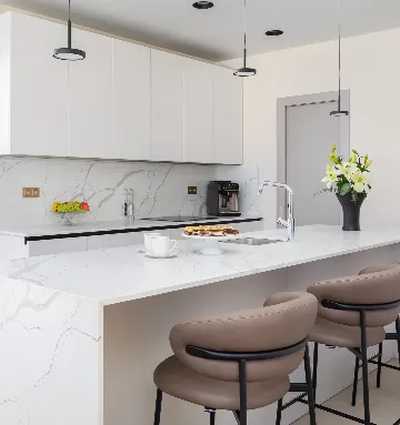 Modern Villa with Pool in Marina