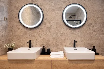 Modern Villa with Pool in Marina