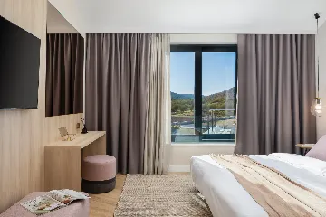 Modern Villa with Pool in Marina