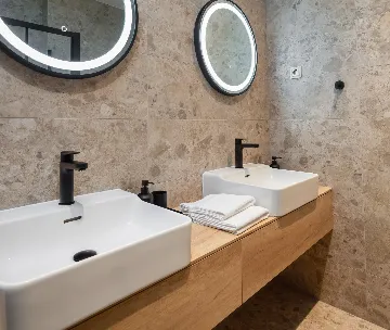 Modern Villa with Pool in Marina