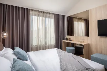 Modern Villa with Pool in Marina