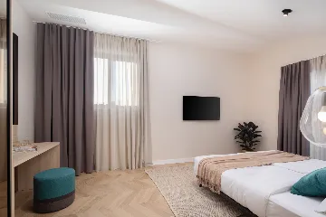 Modern Villa with Pool in Marina