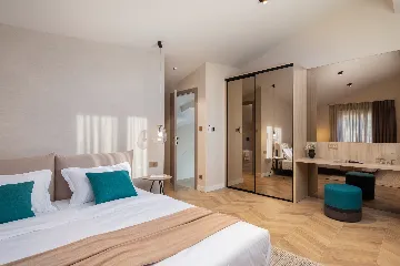 Modern Villa with Pool in Marina