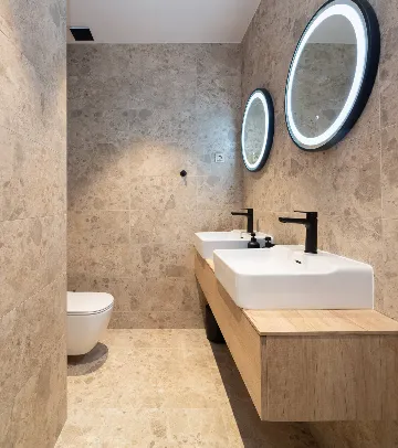 Modern Villa with Pool in Marina