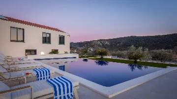 Modern Villa with Pool in Marina