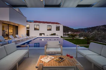Modern Villa with Pool in Marina
