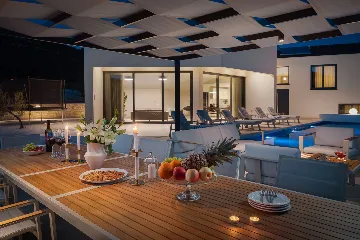 Modern Villa with Pool in Marina