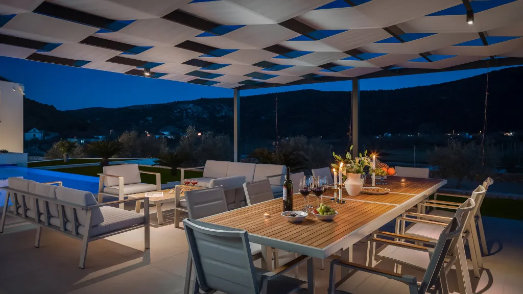 Modern Villa with Pool in Marina