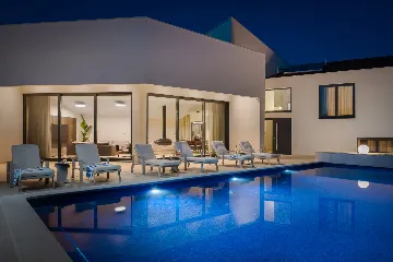 Modern Villa with Pool in Marina