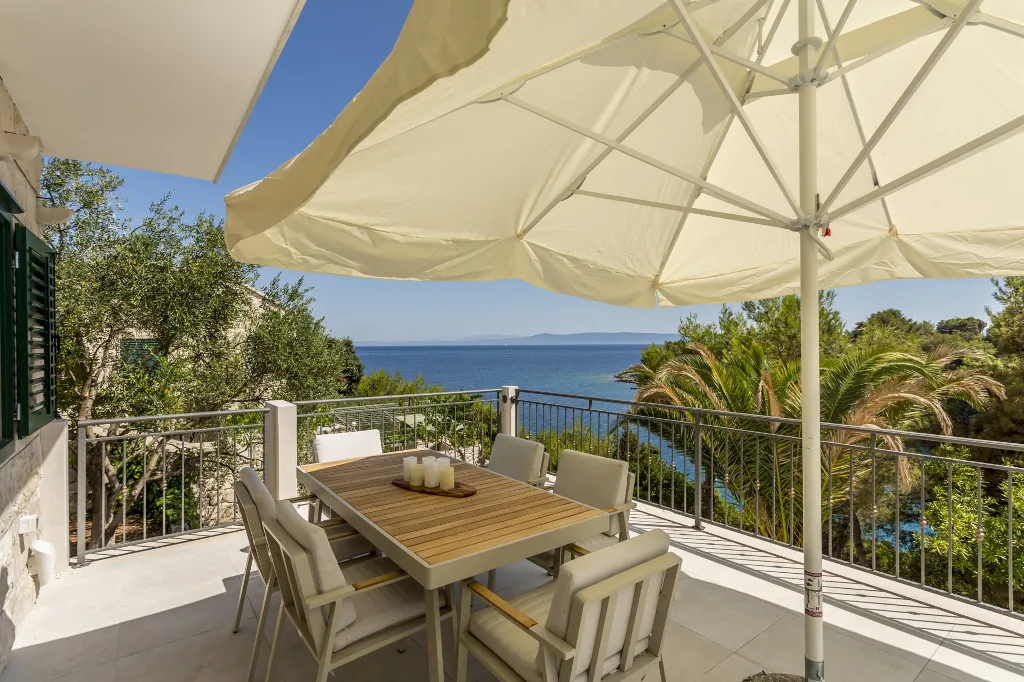 Seaside Stone Villa with Pool in Selca