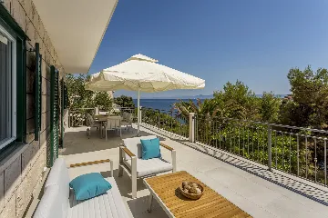 Seaside Stone Villa with Pool in Selca