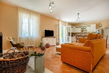 Seaside Family Villa with Pool in Pučišća