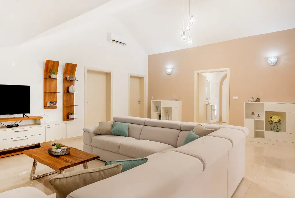 Seaside Family Villa with Pool in Pučišća