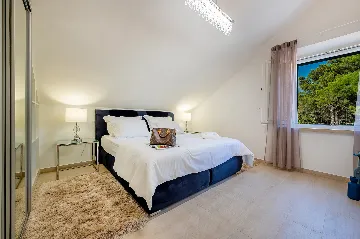 Seaside Family Villa with Pool in Pučišća