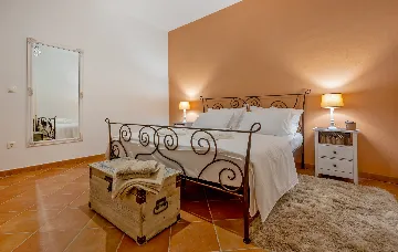 Seaside Family Villa with Pool in Pučišća