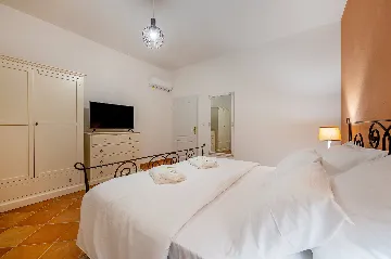 Seaside Family Villa with Pool in Pučišća