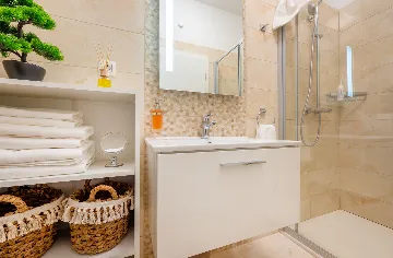 Seaside Family Villa with Pool in Pučišća