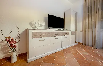 Seaside Family Villa with Pool in Pučišća