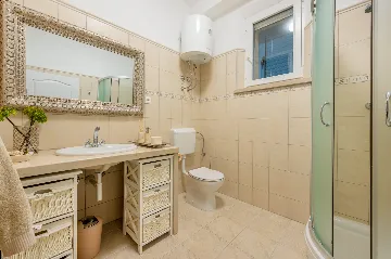 Seaside Family Villa with Pool in Pučišća