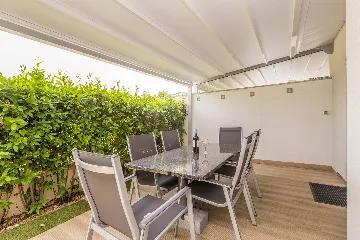 Modern Villa with Heated Pool in Malinska