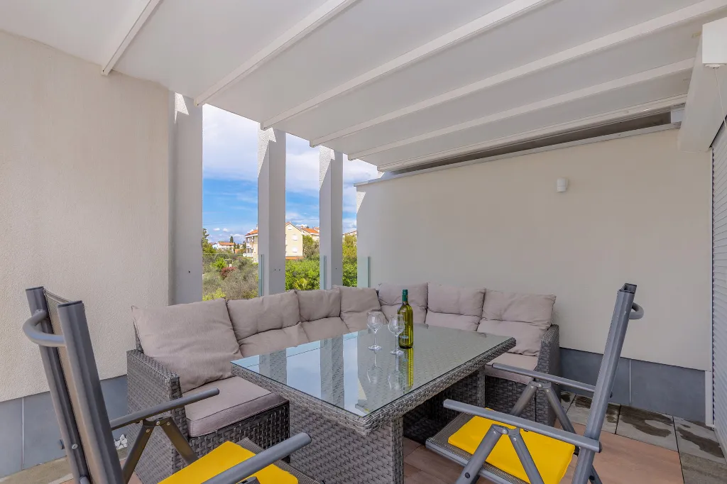 Modern Villa with Heated Pool in Malinska