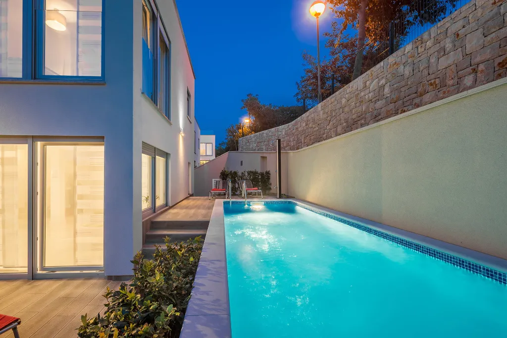 Modern Villa with Heated Pool in Malinska
