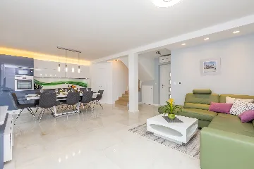 Modern Villa with Heated Pool in Malinska