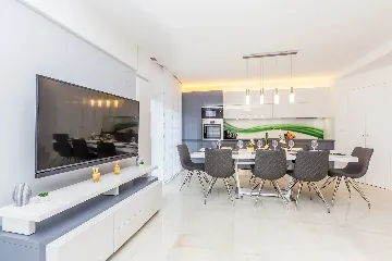 Modern Villa with Heated Pool in Malinska