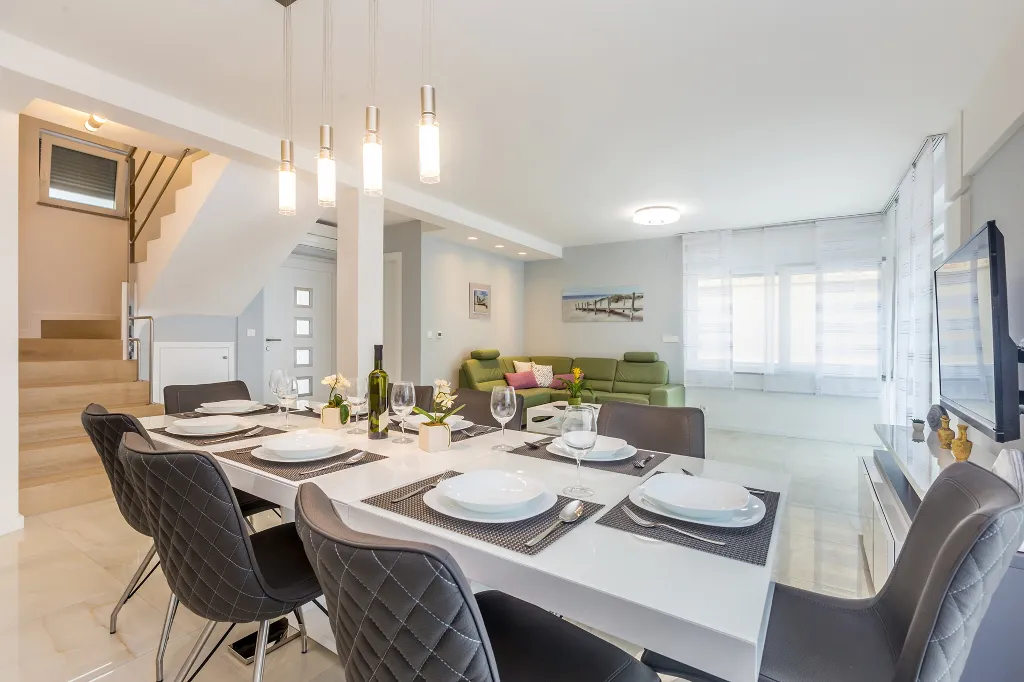 Modern Villa with Heated Pool in Malinska