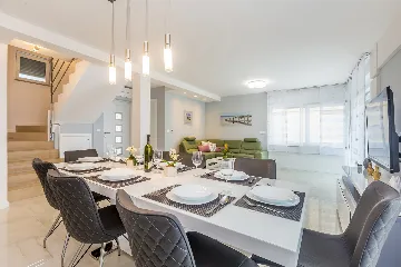 Modern Villa with Heated Pool in Malinska