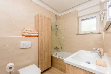 Modern Villa with Heated Pool in Malinska