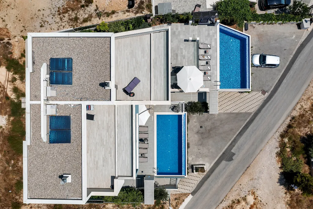 Modern Villa Retreat with Infinity Pool, Makarska