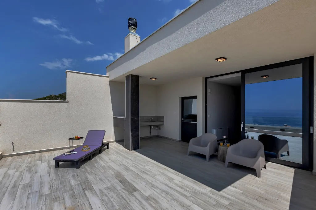 Modern Villa Retreat with Infinity Pool, Makarska