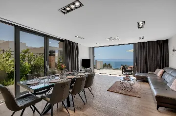 Modern Villa Retreat with Infinity Pool, Makarska
