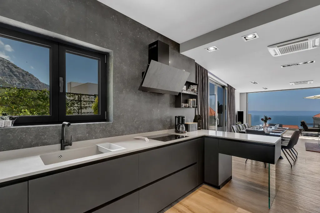 Modern Villa Retreat with Infinity Pool, Makarska