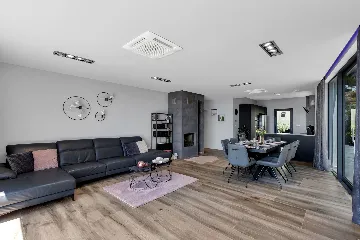 Modern Villa Retreat with Infinity Pool, Makarska