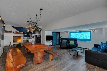 Modern Villa Retreat with Infinity Pool, Makarska