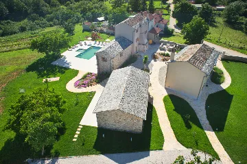 Countryside Retreat Villa with Pool in Grožnjan